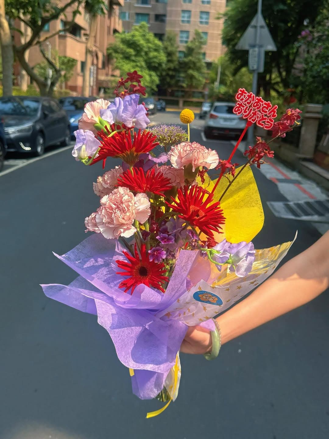 Tiffany 製作中的花束